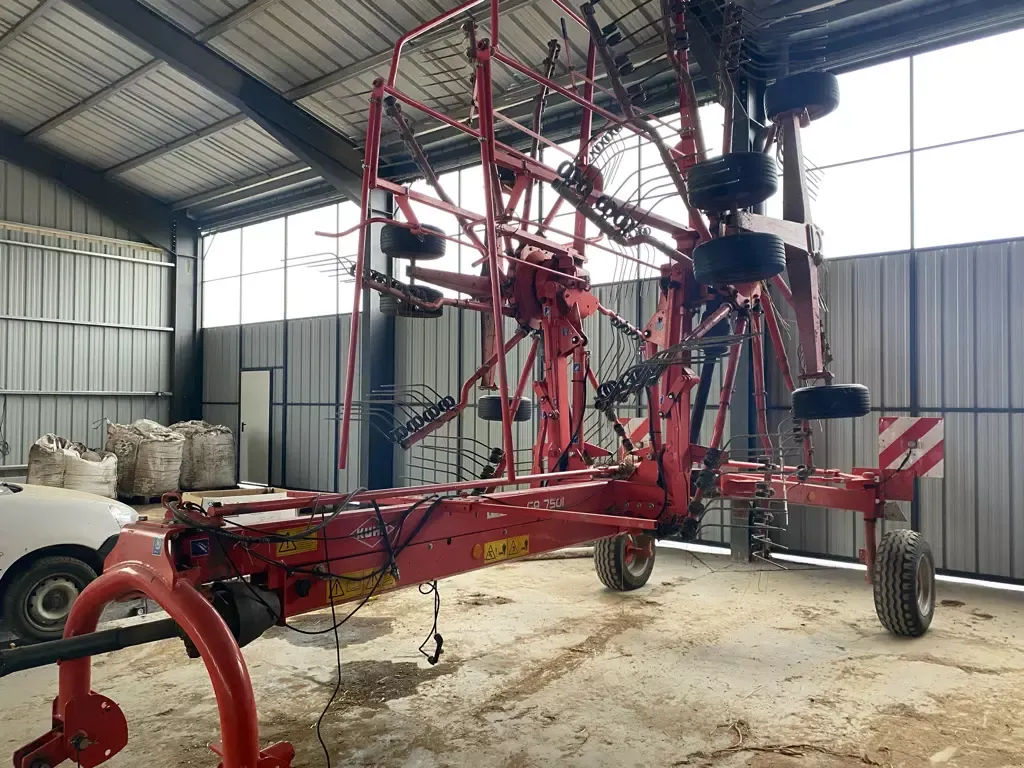E-FARM: Kuhn GA 7501 - Andaineur - id SPTFLNM - 12 000 € - Année: 2014 - France