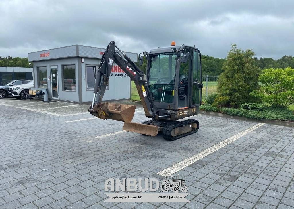 E-FARM: VOLVO ec18d - Mini escavatore - id QTZRKXB - 14.000 € - Anno di costruzione: 2018 - Polonia