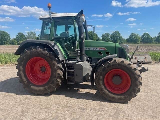 E-FARM: Fendt 714 Vario - Tracteur - id X29GTNV - 54 500 € - Année: 2009 - Lecture du nombre d'heure: 9 000,Puissance du moteur (chevaux): 140,Pays-Bas