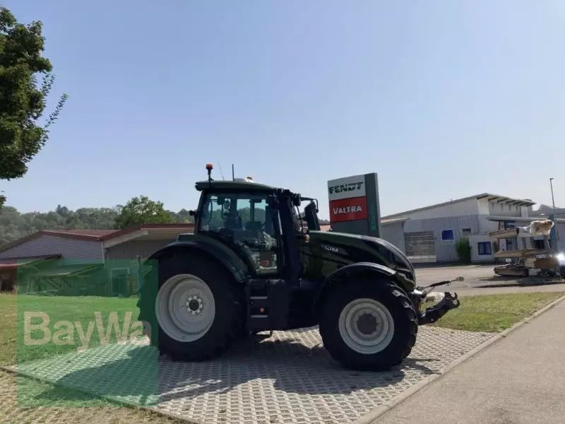 Valtra T 215 V Tractor €147,777