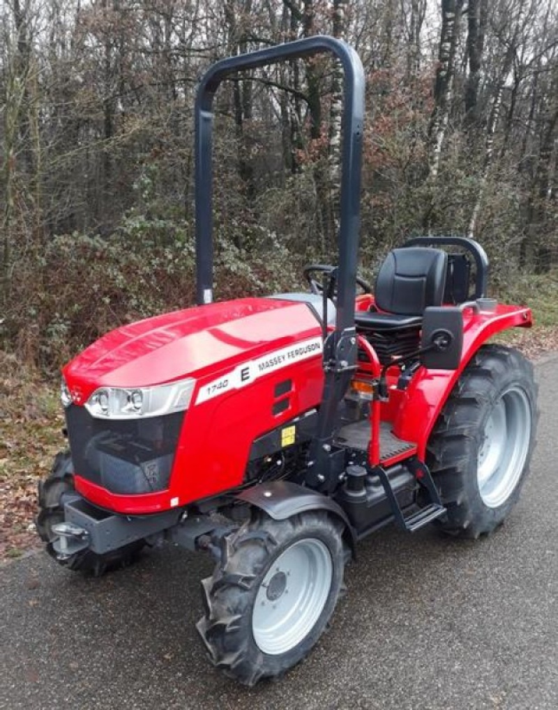 Massey Ferguson 1740E tractor €21,000