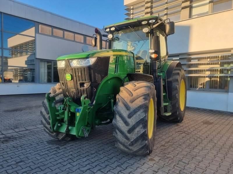 E-FARM: John Deere 7230 R - Traktor - id 5Z6IWSJ - 74.900 € - Baujahr: 2011 - Abgelesene Motorstunden: 5.506,Motorleistung (PS): 230,Deutschland