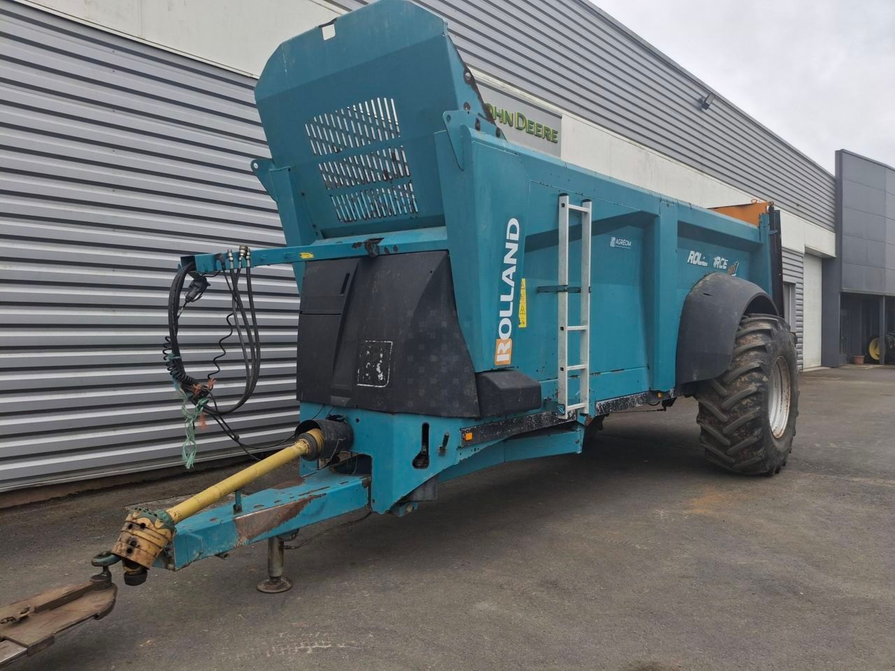 E-FARM: Rolland RF 6118 - Mist- und Kompoststreuer - id JXEK8CD - 21.000 € - Baujahr: 2019 - Frankreich