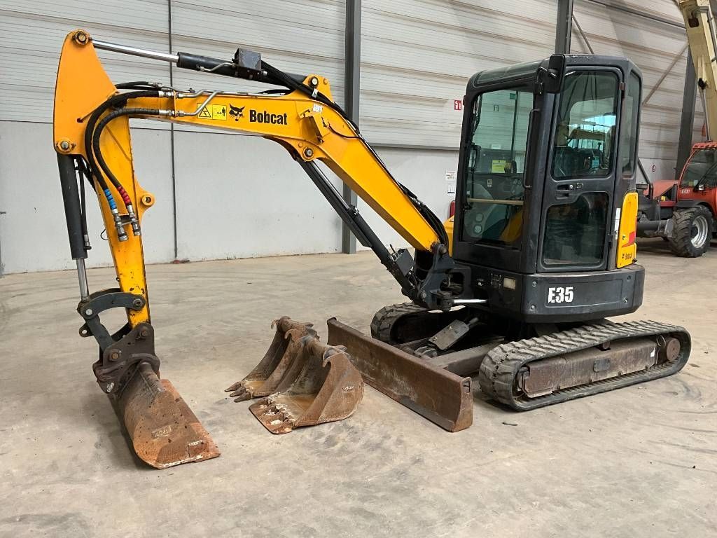 Bobcat E35 Mini escavatore 17.750 €