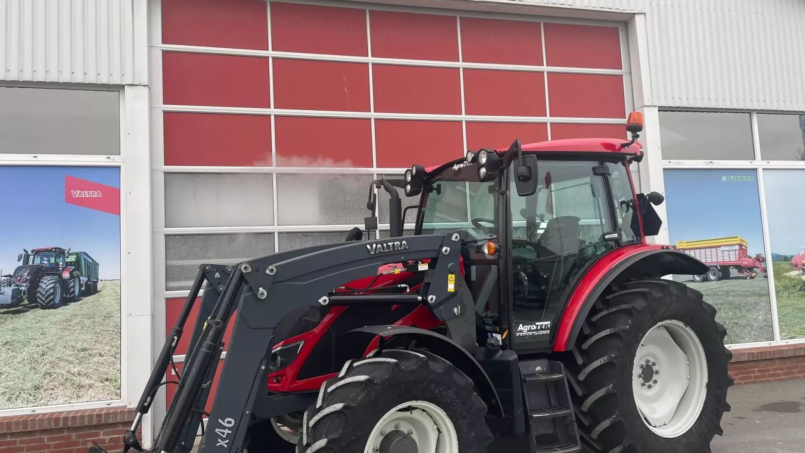 Valtra A104 Traktor 53 301 €