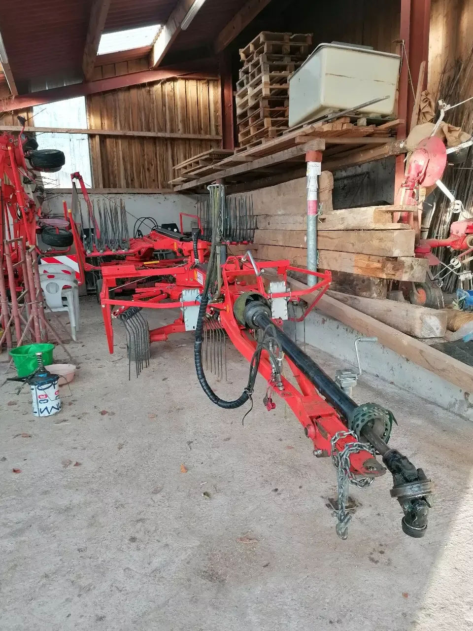 E-FARM: Kuhn GA 6632 - Andaineur - id G8CYLSI - 11 000 € - Année: 2016 - France