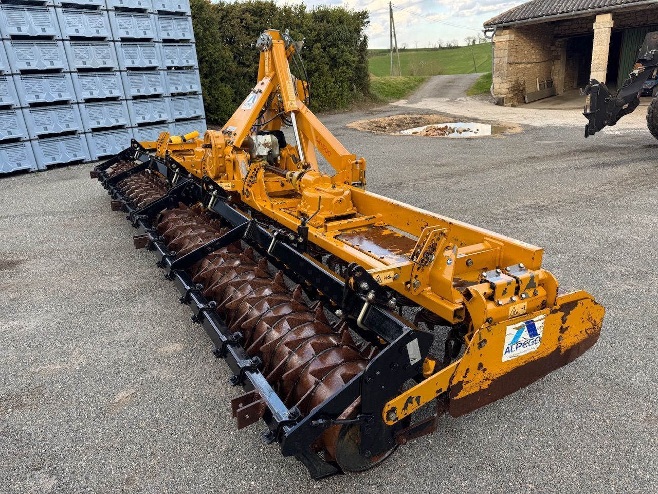 E-FARM: Alpego dk 600 - Herse rotative - id YQQGBZS - 15 850 € - Année: 2012 - France