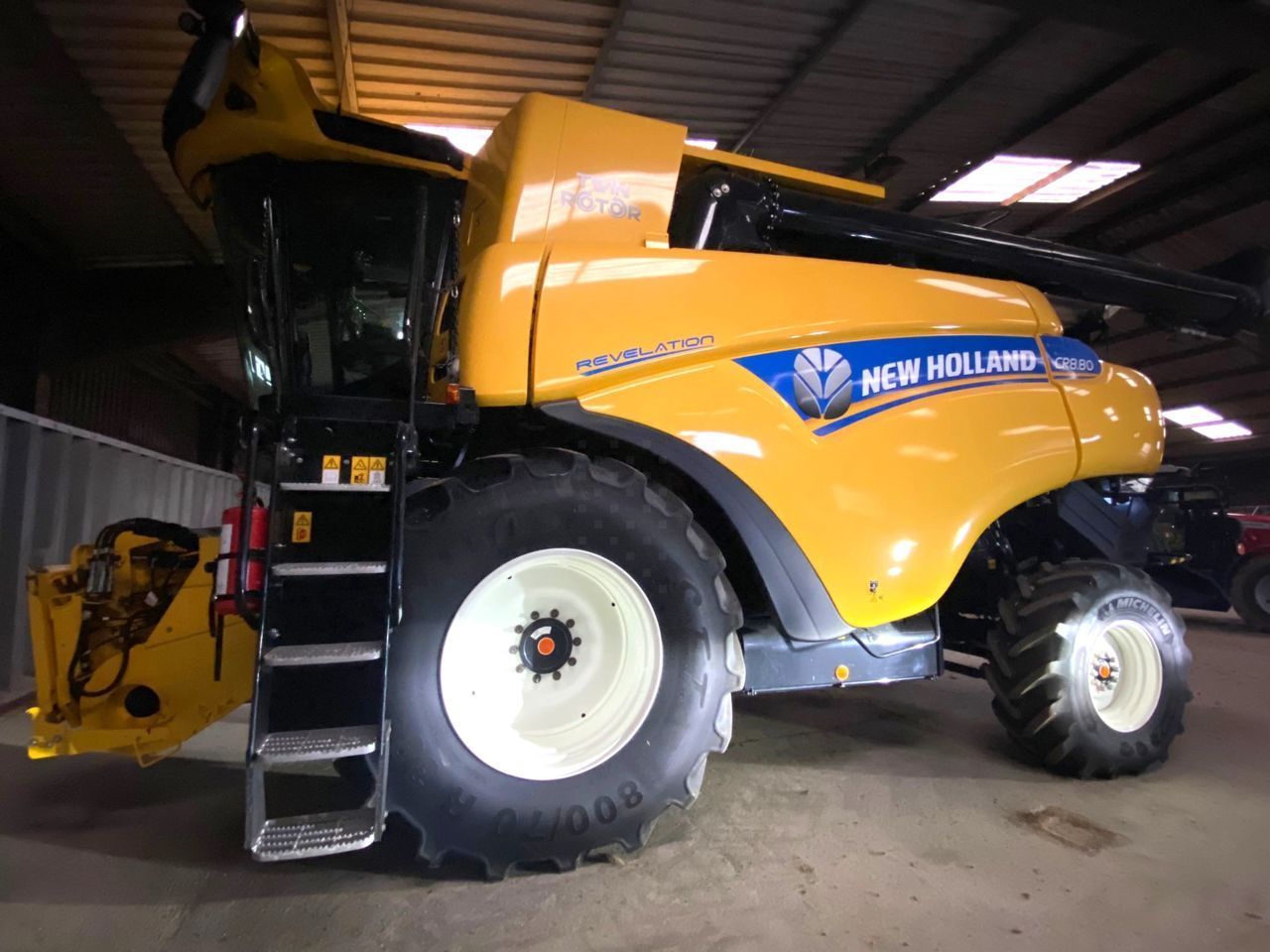 New Holland CR 8.80 Combine harvester