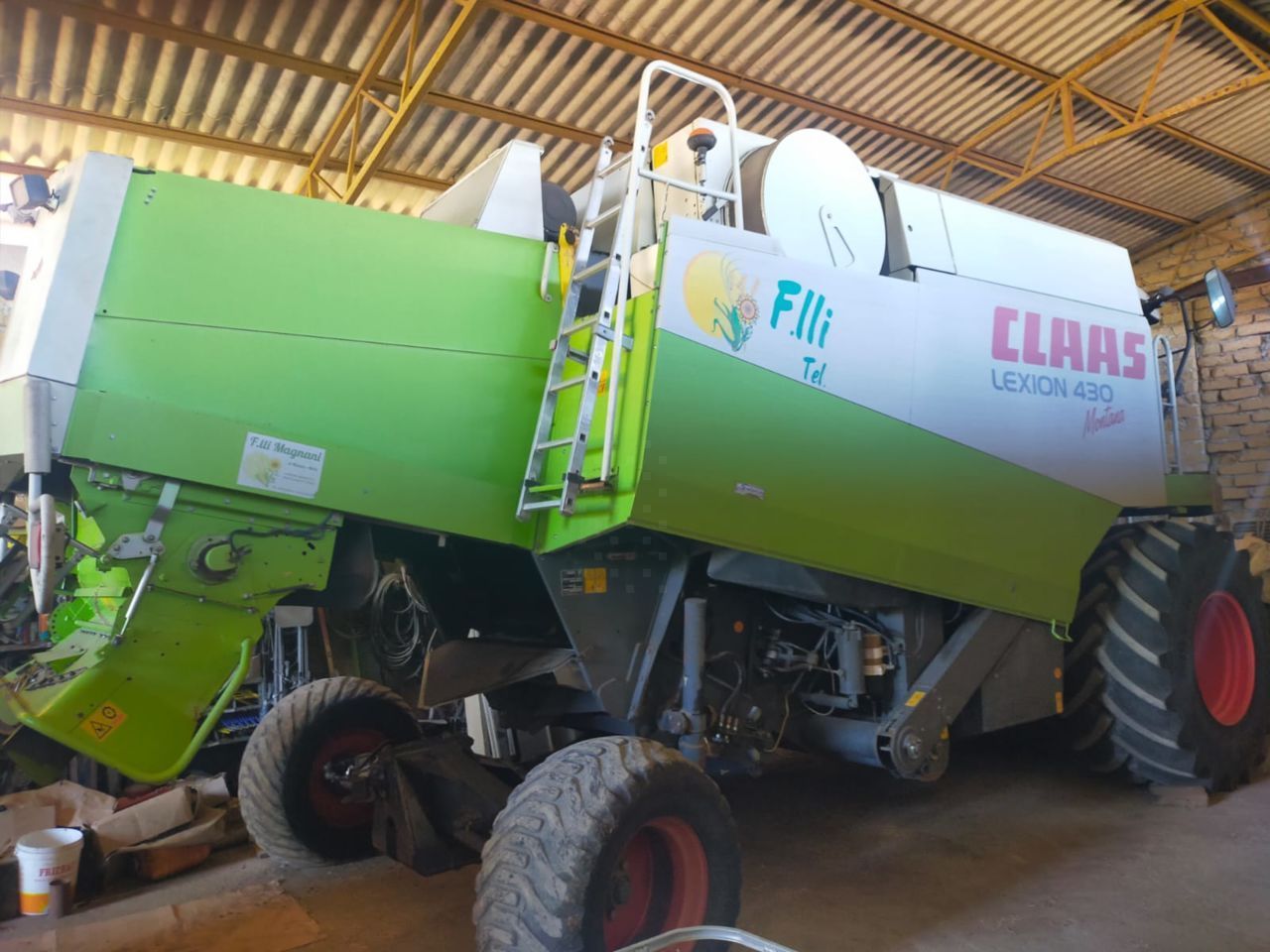 E-FARM: Claas Lexion 430 Montana - Combine harvester - id JR4ZRJH - Year of construction: 2002 - Italy