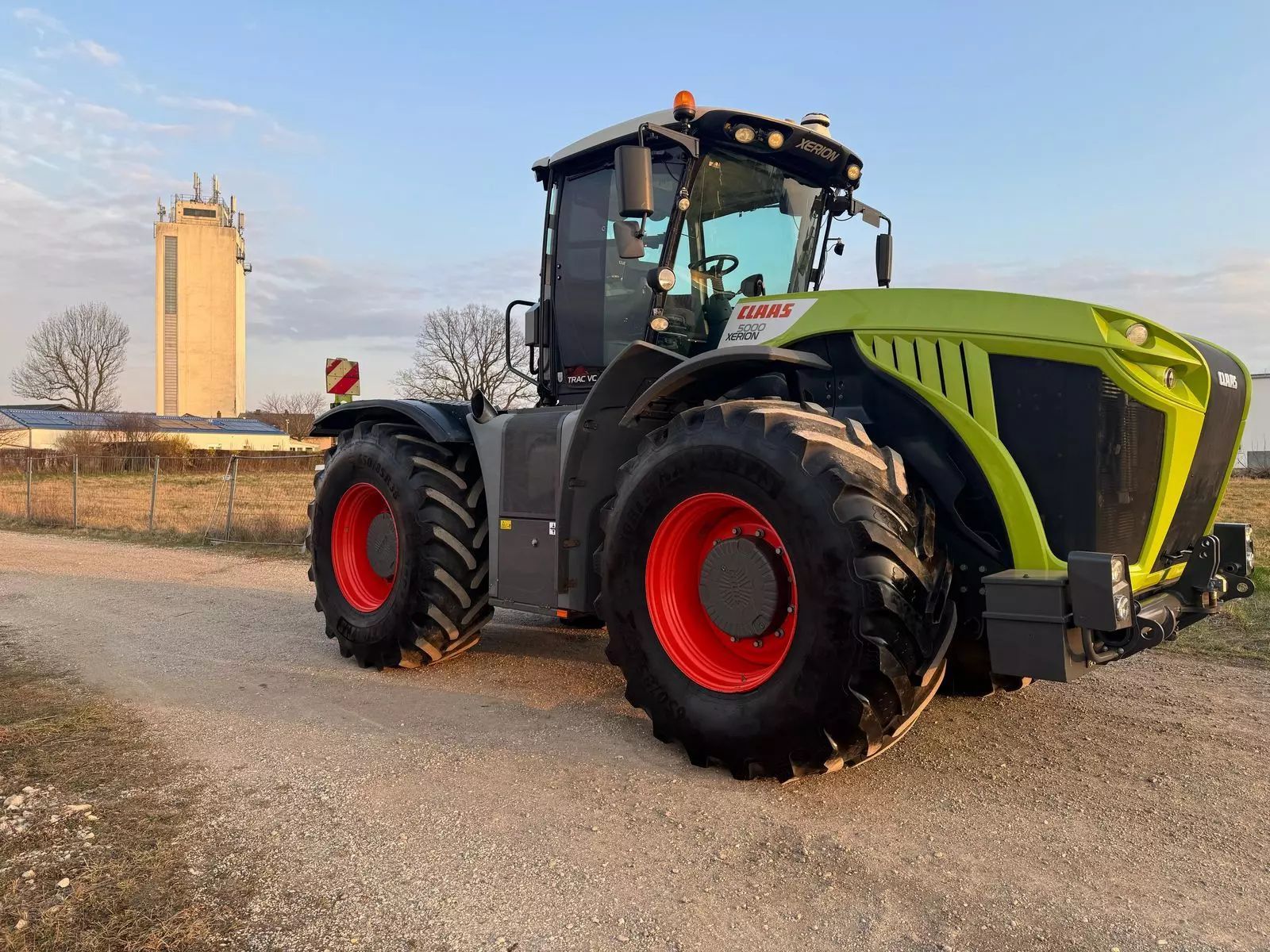Claas Xerion 5000 Trac VC Tractor €175,000