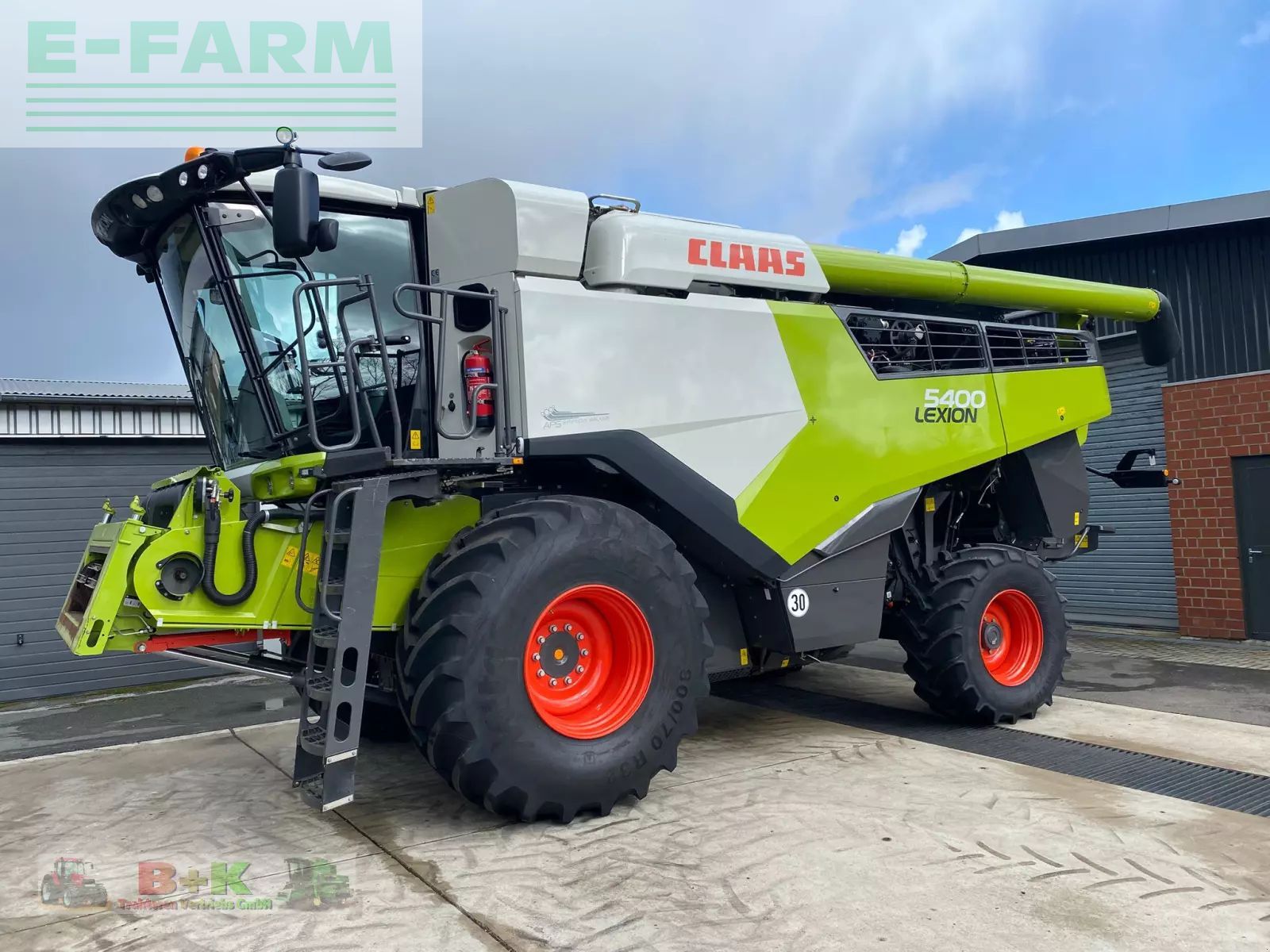 Claas Lexion 5400 Combine harvester €214,000