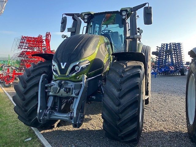 Valtra Q 305 Trattore
