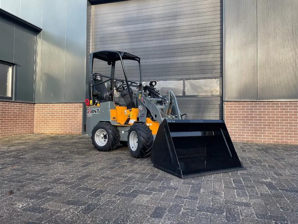 Giant g1200 demo - als nieuw mini shovel loader - knikmo Mini încărcător 22.950 EUR