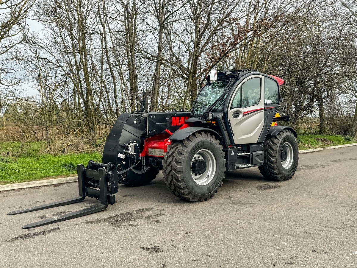 E-FARM: Manitou 850-145 - Chargeur télescopique  - id ECBS2FM - 127 507 € - Année: 2023 - Puissance du moteur (chevaux): 145,Royaume-Uni