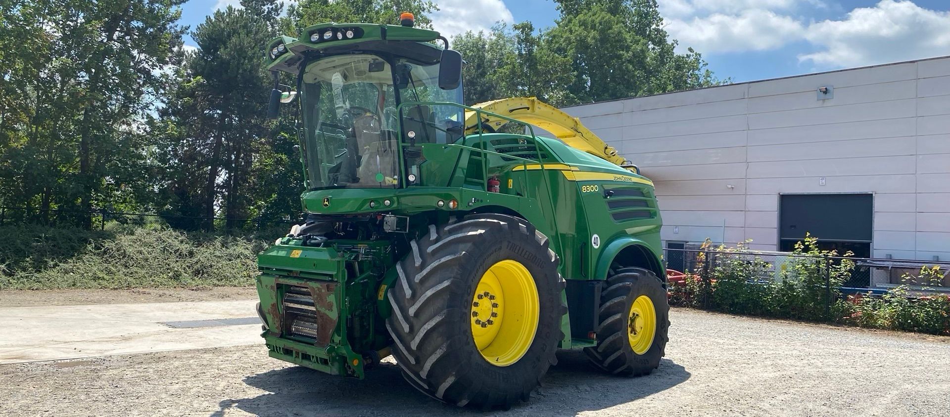 John Deere 8300 Self propelled forage harvester €128,500