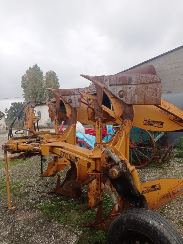 Moro Aratri bivomere Plough