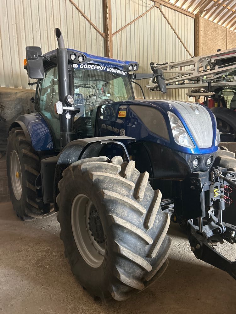E-FARM: New Holland T7.270 - Traktor - id ISWQYAL - 150 000 € - Rok produkcji: 2022 - Motogodziny: 1600,Francja