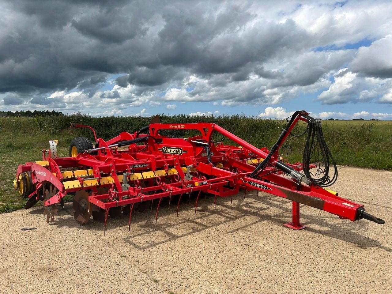 E-FARM: VÄDERSTAD carrier xl525 - Rastra de discos y disco compacto - id MM1AYFZ - 28.649 € - Año: 2017 - Reino Unido