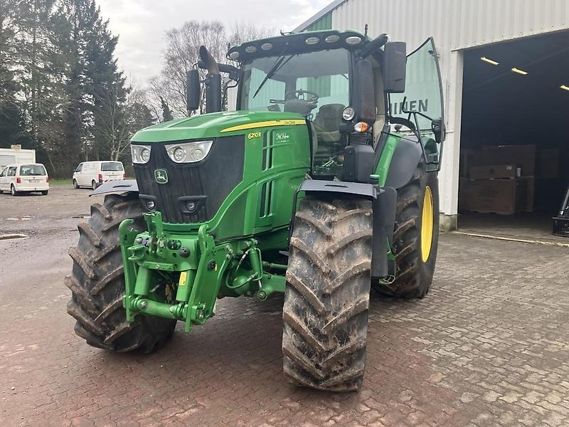 John Deere 6250 R tractor €123,190