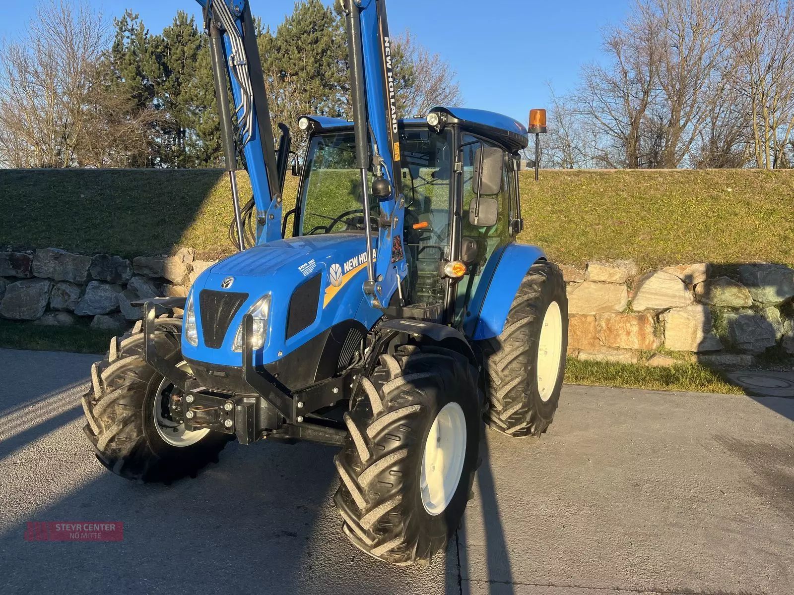 New Holland T4.75 Tractor €41,150