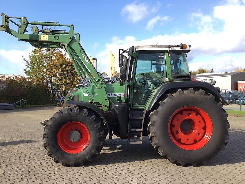 E-FARM: Fendt 820 Vario - Traktor - id KTKPHYP - 47.000 € - Baujahr: 2010 - Abgelesene Motorstunden: 12.000,Motorleistung (PS): 200,Deutschland