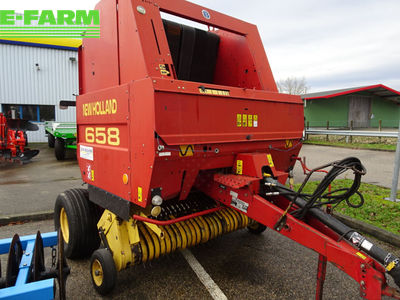 E-FARM: New Holland 658 - Baler - id 8DTPQAL - €3,000 - Year of construction: 2000 - Total number of bales produced: 18,000