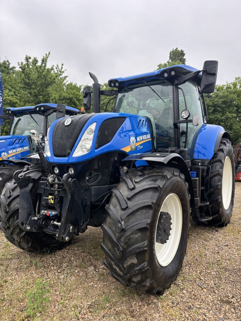 E-FARM: New Holland T7.245 - Traktor - id EVNNFPG - 88.000 € - Baujahr: 2022 - Abgelesene Motorstunden: 2.783,Frankreich