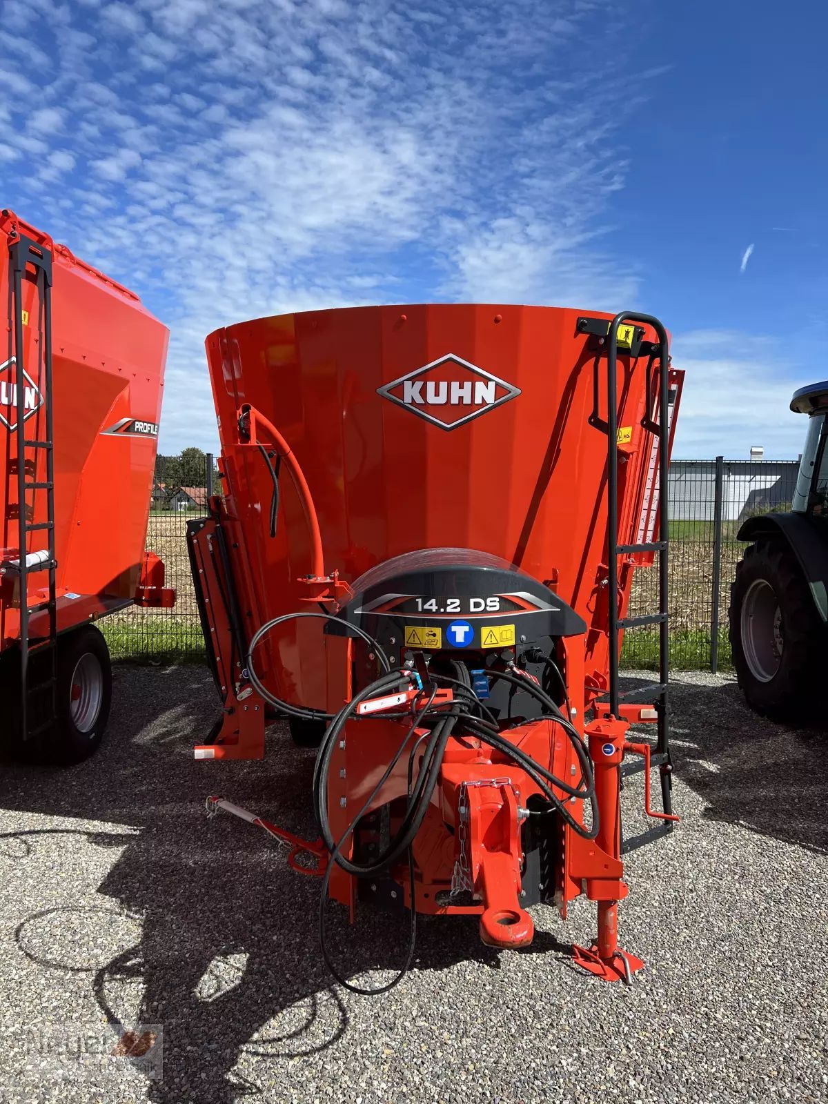 E-FARM: Kuhn Profile 14.2 DS - Keverő adagolók - id IXBTWUZ - 39 950 EUR - Gyártási év: 2024 - Németország