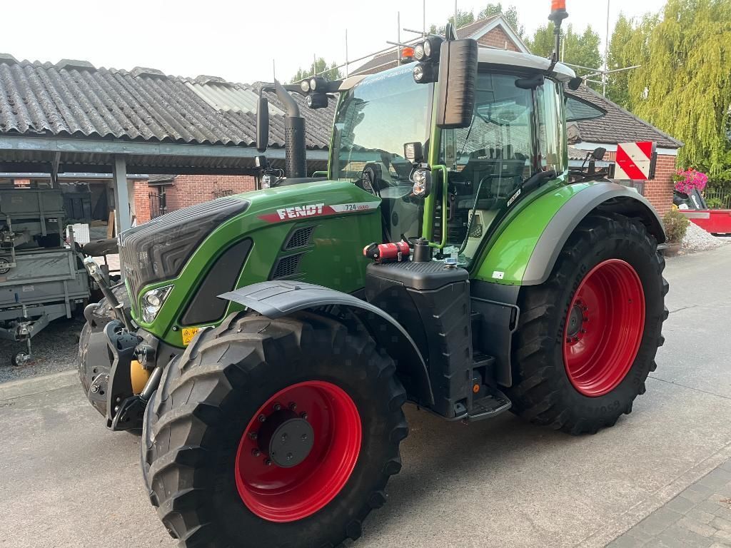 E-FARM: Fendt 724 Vario - Tractor - id C3JNUKZ - €133,148 - Year of construction: 2022 - Engine hours: 4,458,United Kingdom