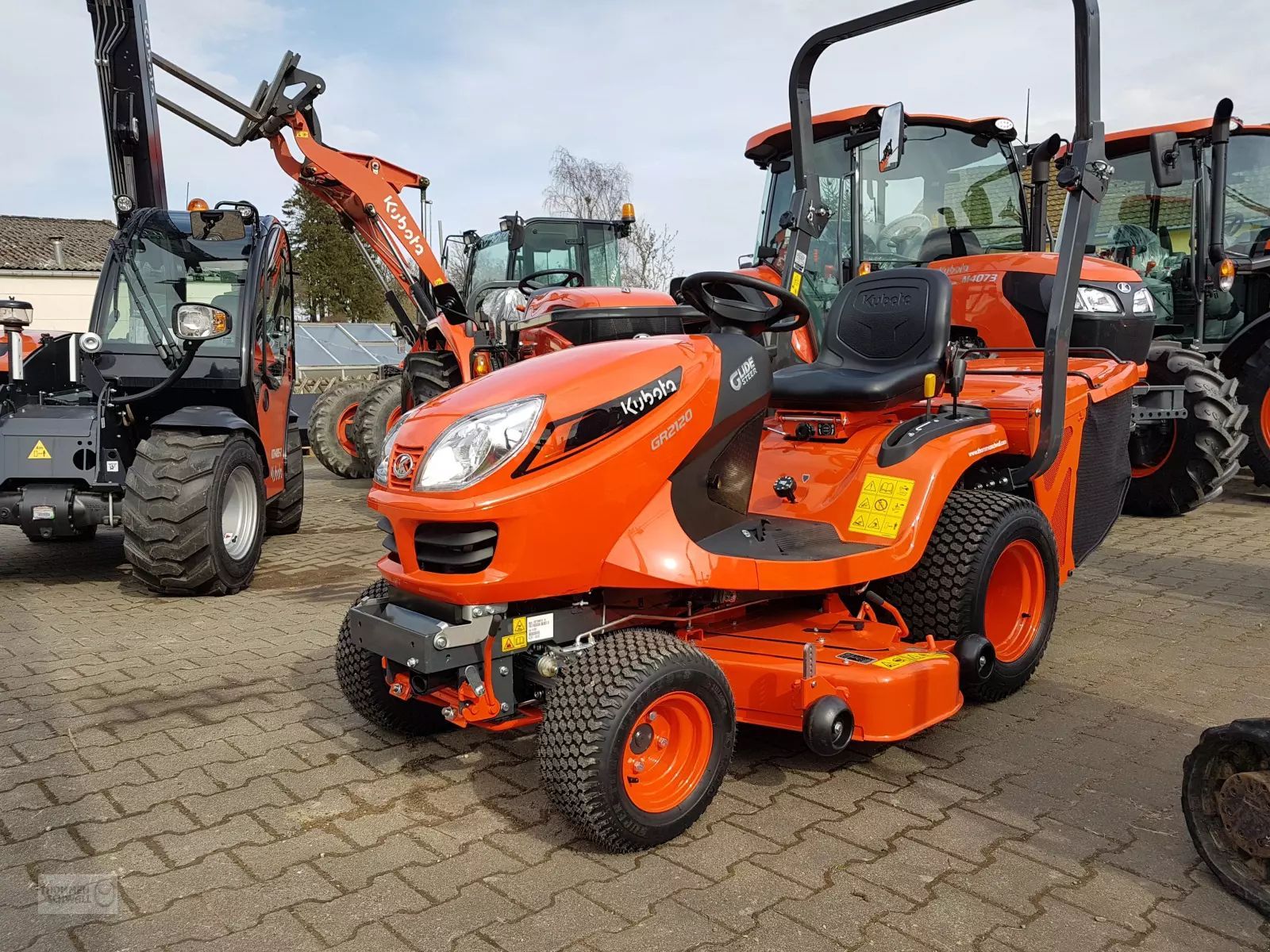 E-FARM: Kubota gr 2120 iii - Cortadora de césped - id KVHDTSB - 12.150 € - Año: 2023 - Bélgica