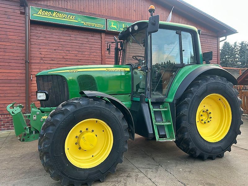 John Deere 6820 Tractor €38,826