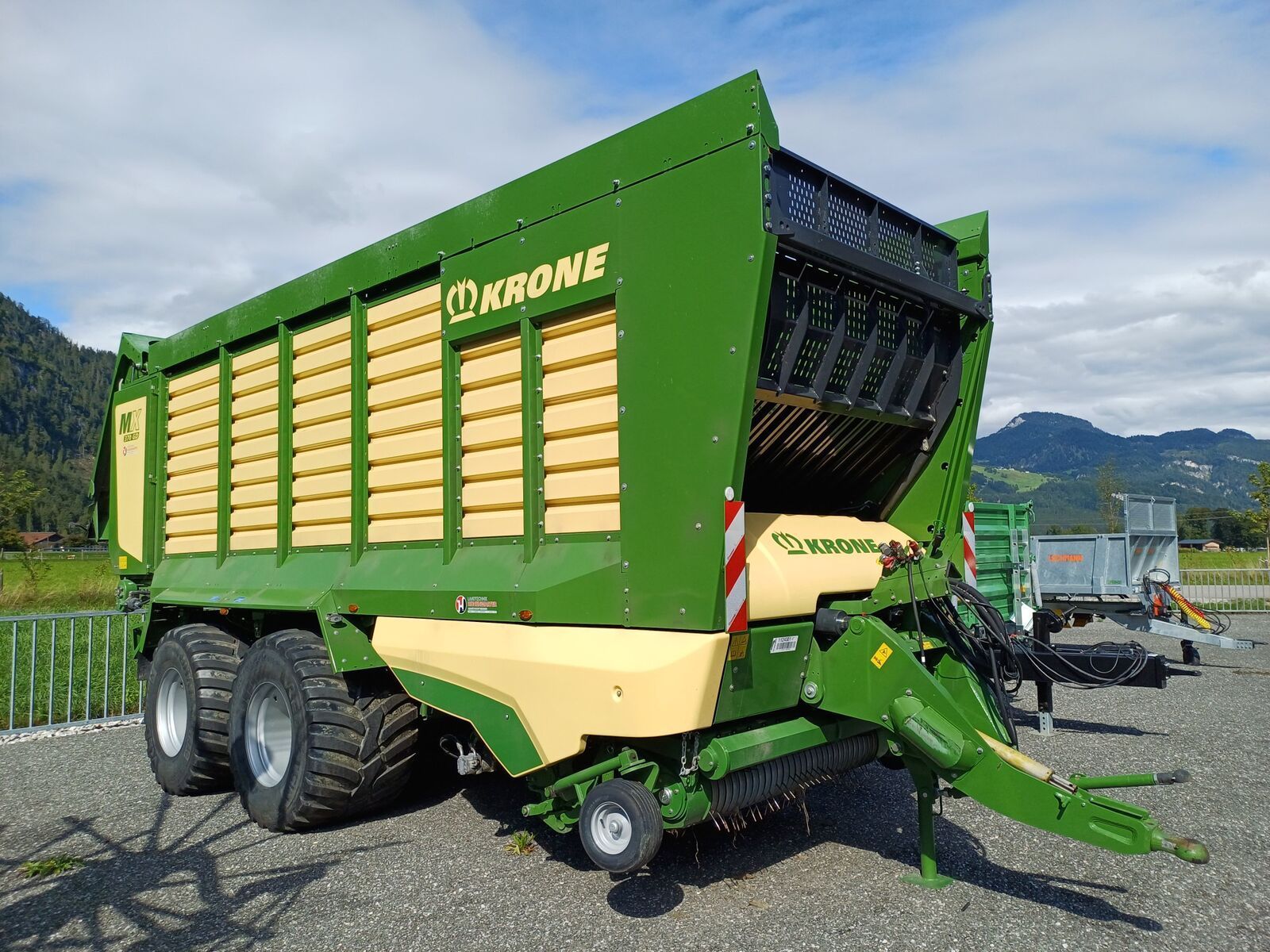 Krone MX 370 GD Transporte de forraje 92.000 €