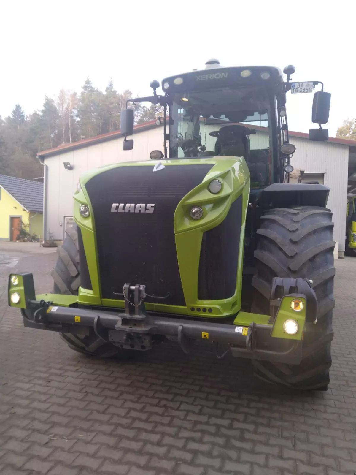 Claas Xerion 4000 TRAC VC Traktor 115.000 €