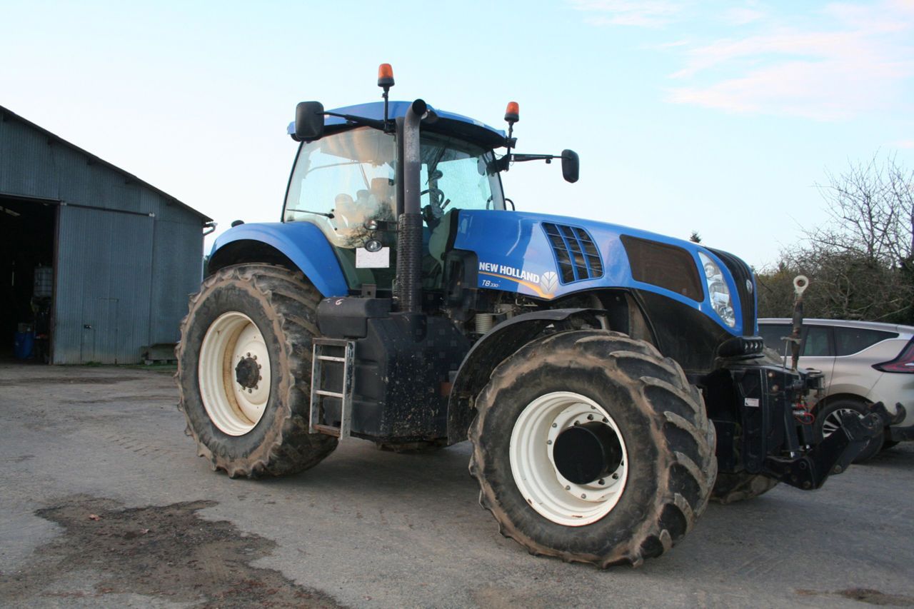 E-FARM: New Holland T8.330 - Tracteur - id K6HP65V - 68 000 € - Année: 2014 - Lecture du nombre d'heure: 4 420,Puissance du moteur (chevaux): 330,France