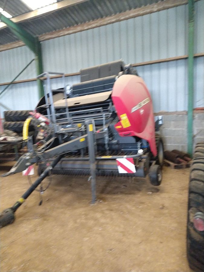 Massey Ferguson rb 4180 v Presă de balotat 35.000 EUR