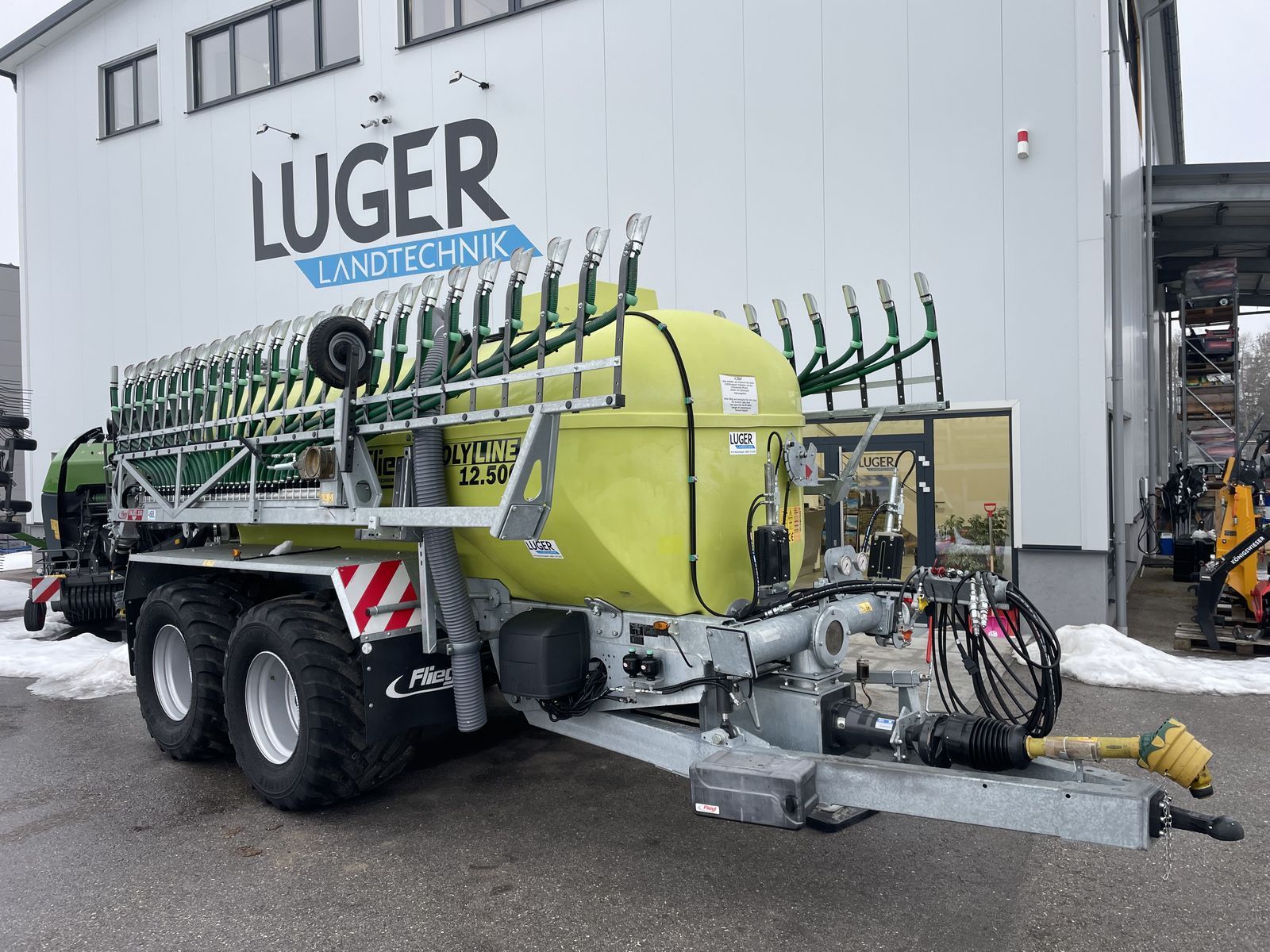 Fliegl pfw 12500 polyline Tanker €88,167