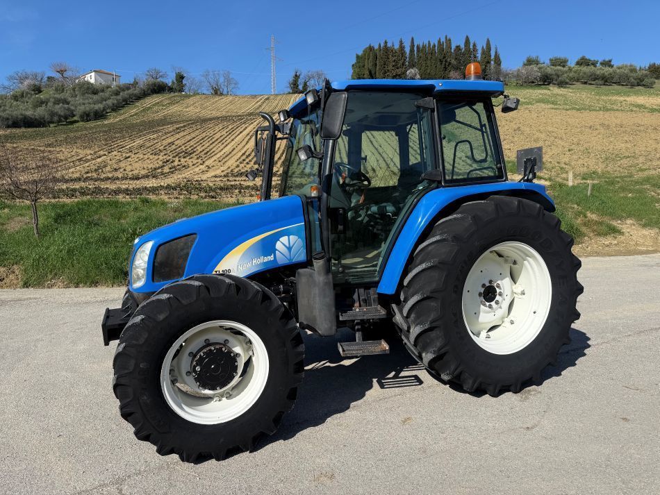 New Holland TL 100 A Trattore 25.500 €