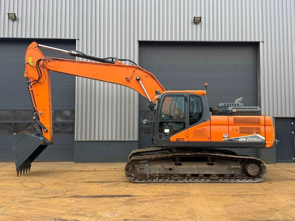 Doosan dx225lc-7 Crawler excavator €68,900