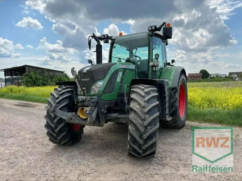 E-FARM: Fendt 718 Vario - Tracteur - id RJFIPUU - 81 513 € - Année: 2012 - Lecture du nombre d'heure: 6 770,Puissance du moteur (chevaux): 179,Allemagne