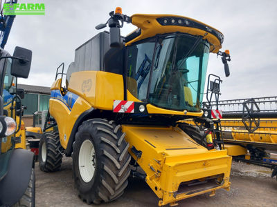 E-FARM: New Holland CH 7.70 - Kombajn - id PFVD8MW - 177 500 € - Rok výroby: 2021 - Hodiny motoru: 260,Výkon motoru (HP): 374,Německo