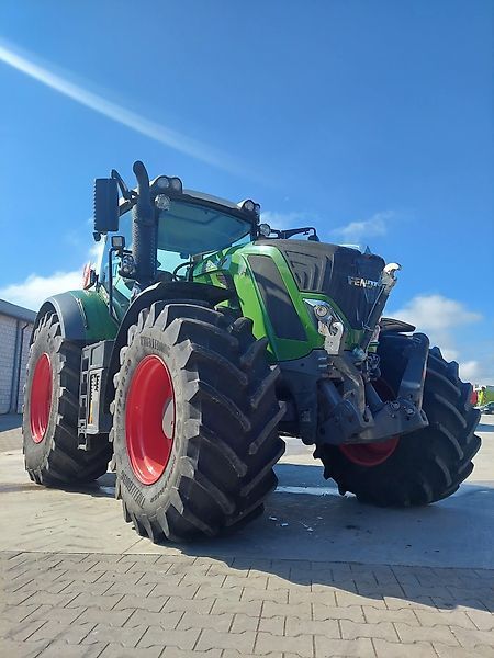 Fendt 828 Vario Tractor 137.208 EUR