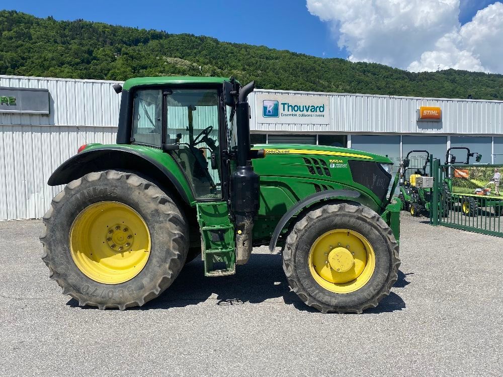 E-FARM: John Deere 6155 M - Tractor - id UXUPFES - €84,000 - Year of construction: 2017 - Engine hours: 2,750,Engine power (HP): 150,France