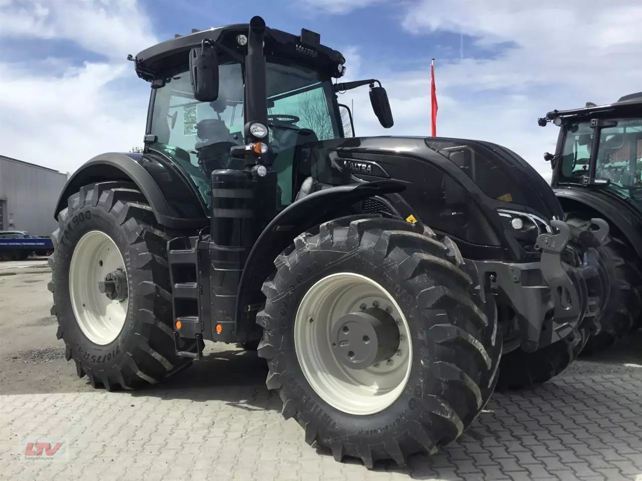 Valtra S 394 Tractor €185,670