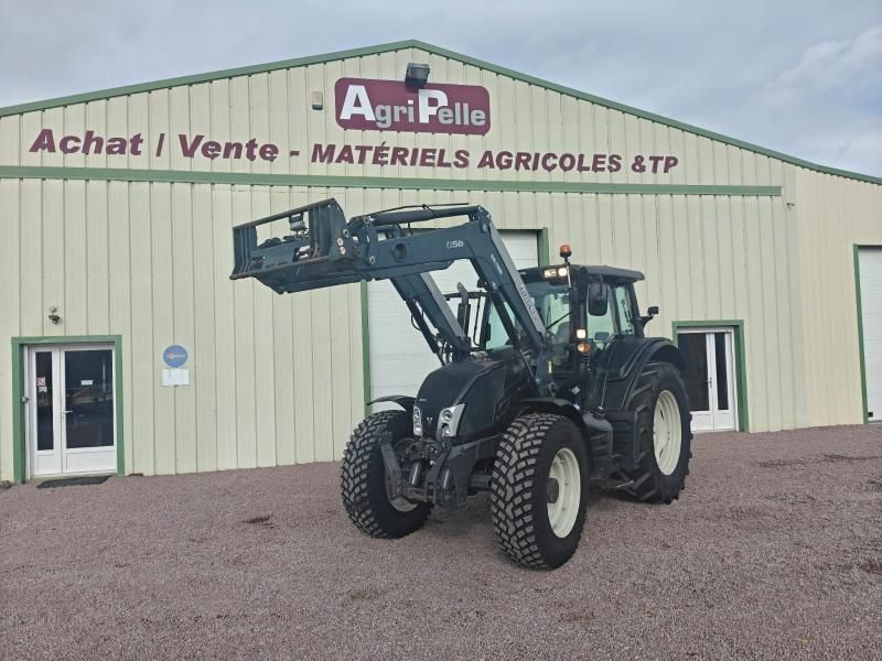 Valtra N 123 Tractor €42,000