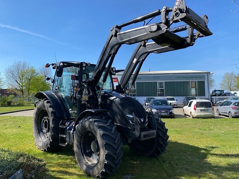 Valtra A 105 Tractor €59,900