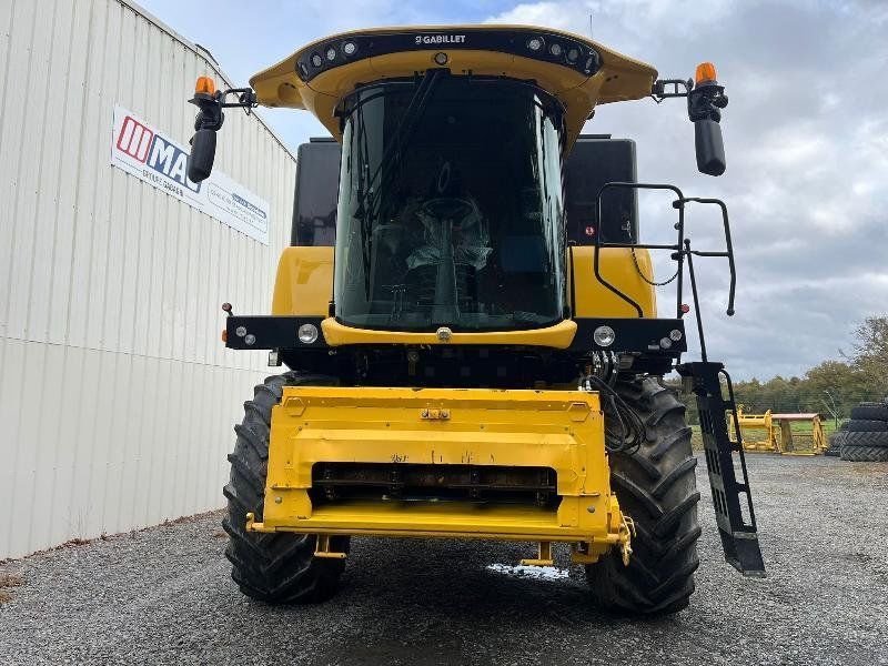 New Holland CX6.80 Combine harvester €200,000