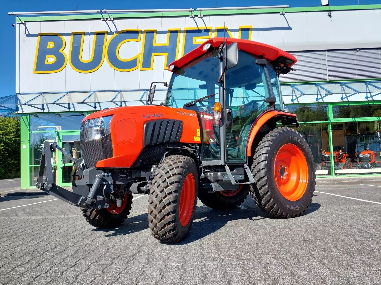 E-FARM: Kubota l2-452 h cab - Τρακτέρ - id SUHAGVW - 47.900 € - Χρονία: 2025 - Μετρητής ωρών: 1,Ισχύς κινητήρα: 45,Γερμανία