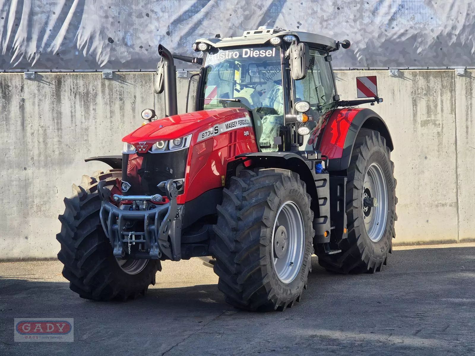 E-FARM: Massey Ferguson 8730 Dyna-VT Exclusive - Traktor - id 9FUETPH - 208.250 € - Baujahr: 2024 - Abgelesene Motorstunden: 3,Motorleistung (PS): 295,Österreich