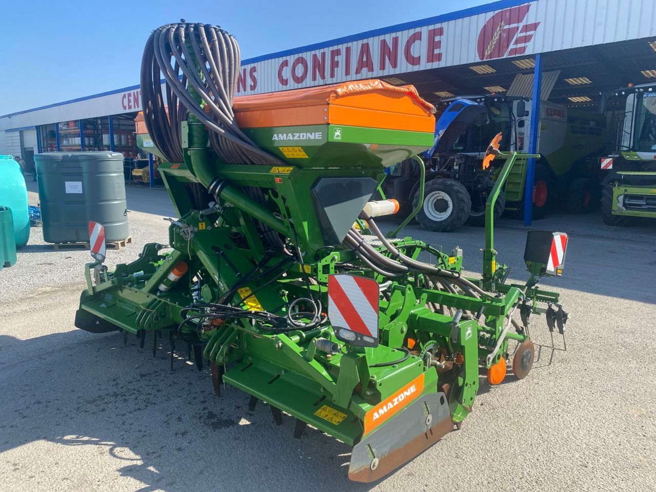 E-FARM: Amazone AD-P 3501 SPECIAL - Kombinacja uprawowo-siewna - id TGGGM1I - 37 500 € - Rok produkcji: 2020 - Moc silnika: 200,Francja