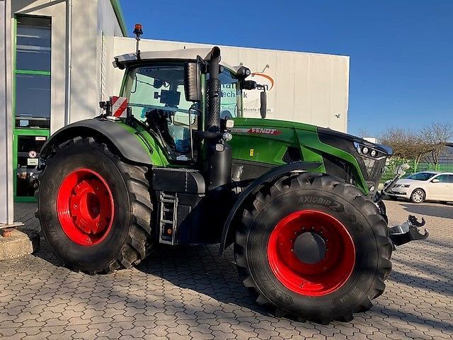 Fendt 942 Vario ProfiPlus Tractor €295,000